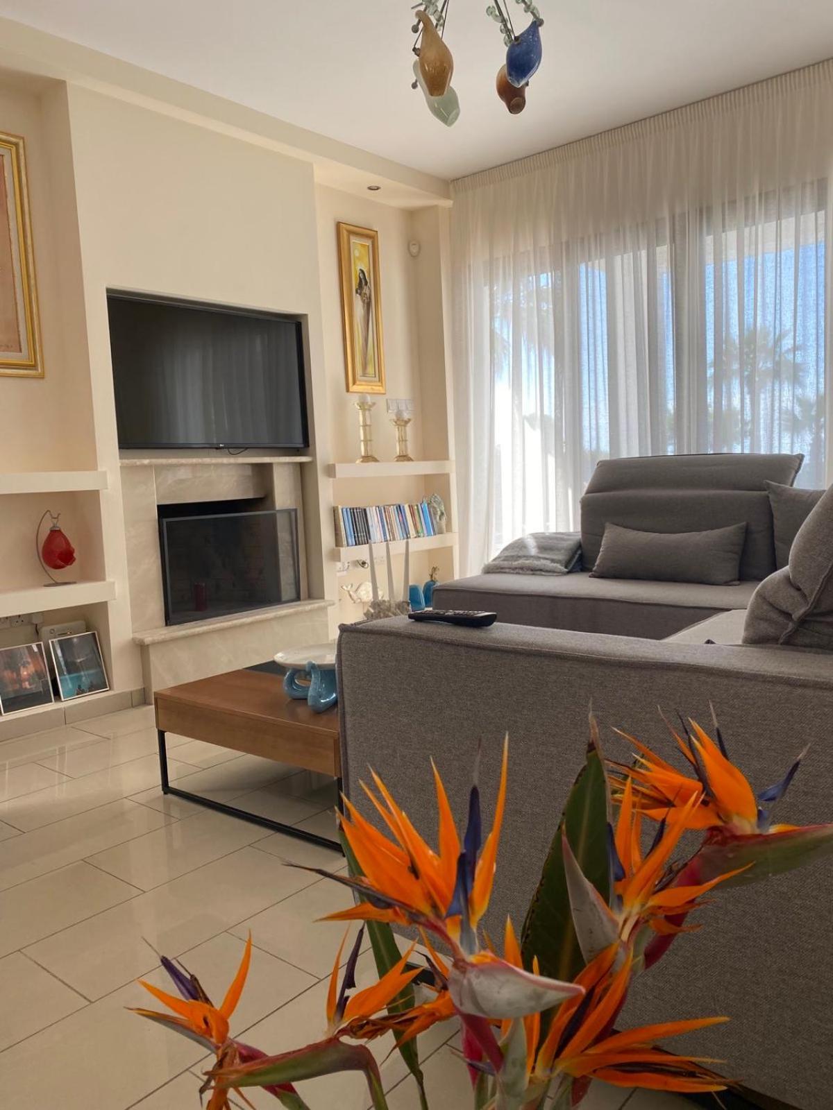 Ionion Beachfront Villa Ayia Napa Eksteriør billede