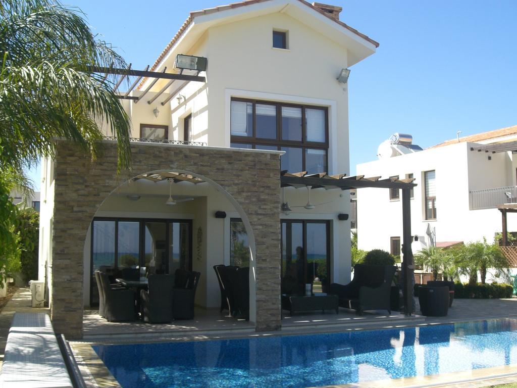 Ionion Beachfront Villa Ayia Napa Værelse billede