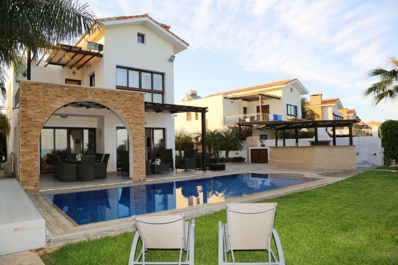 Ionion Beachfront Villa Ayia Napa Eksteriør billede