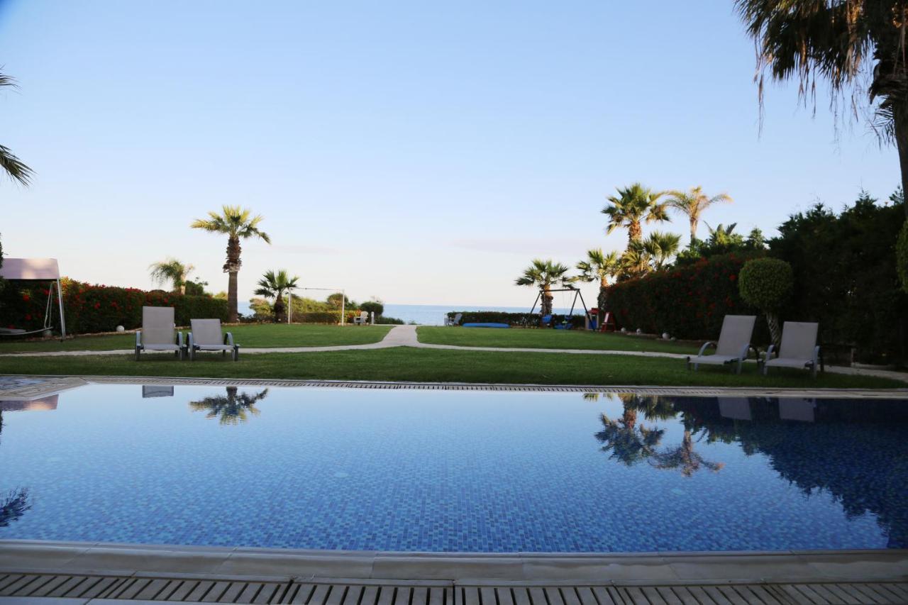 Ionion Beachfront Villa Ayia Napa Eksteriør billede